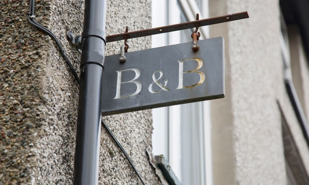 b&b sign