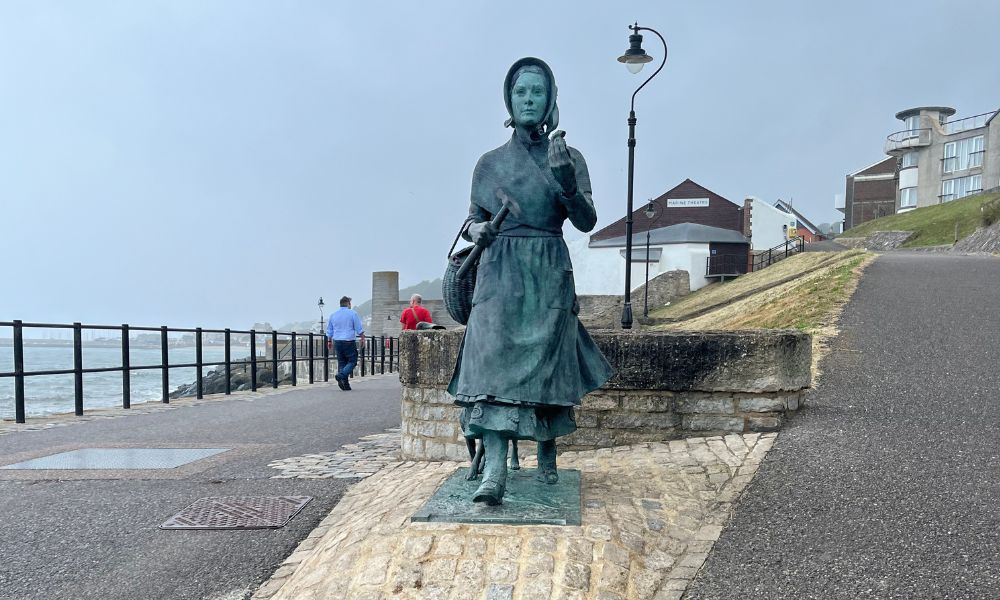 Mary Anning statue